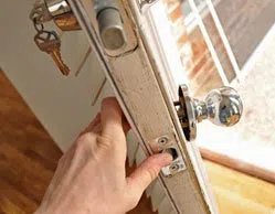 Golden Locksmith Services Palo Alto, CA 650-946-3419 - 7-Lock-Changing